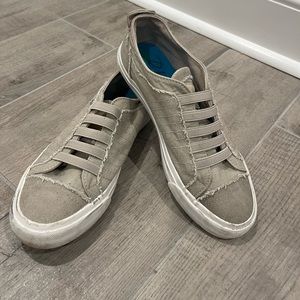 Ladies Blowfish Sneakers, Army Green, Size 8